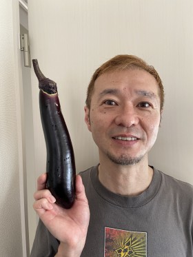 茄子の大きさ比較。