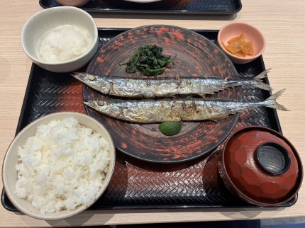 秋刀魚定食