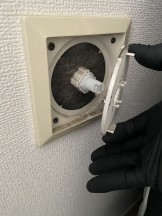 フィルターの押さえも外す